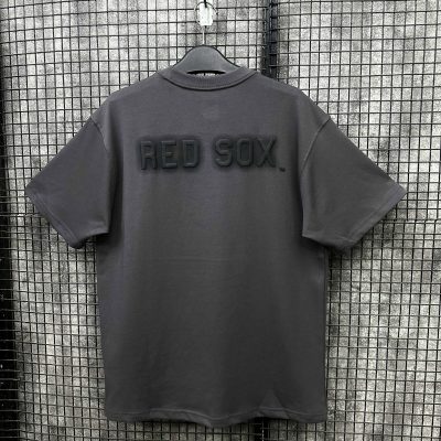 Áo Thun New Era Boston Red Sox Xám Logo Nổi Spray Đen *14868781*