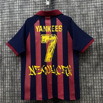 Áo Thun New Era New York Yankees Sọc Xanh Đỏ Chữ Vàng Wax *13556528*