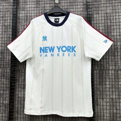 Áo Thun New Era New York Yankees Trắng Viền Cổ Xanh *15444787*